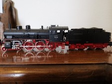 TRIX HO. Locomotiva a vapore con tender