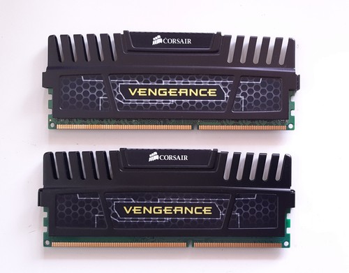 Corsair vengeance - 8, (2x4go)