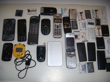 STOCK 10 TELEFONI E BATTERIE LOTTO N.4  MOTOROLA SAMSUNG VINTAGE VECCHI + REGALI