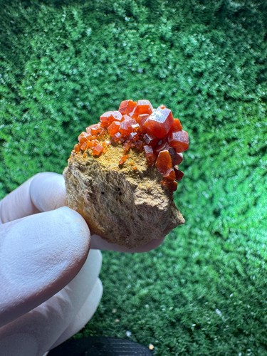 Esemplare vanadinite n1082 - esemplare, /
