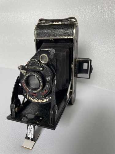 Macchina fotografica - , a