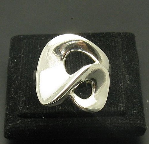 Anello stravagante vero