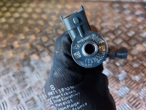 Injecteur bosch renault 1 - -,