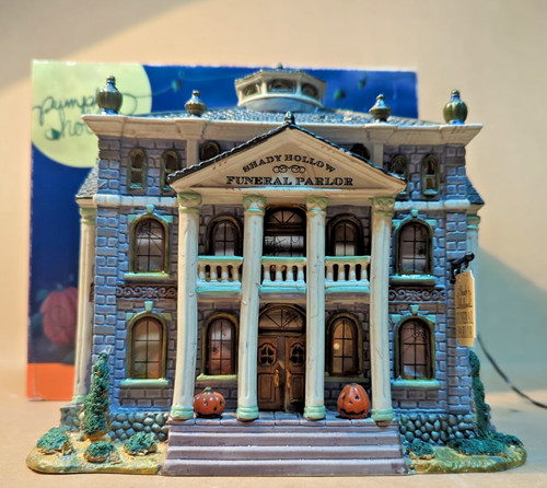 Lemax spooky town shady hollow - town,
