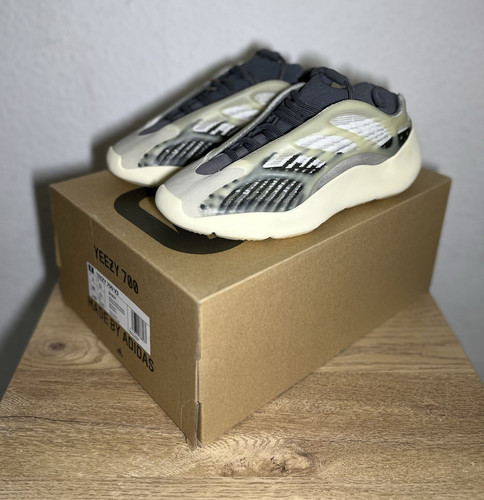 Adidas yeezy 700 sneaker - adidas,