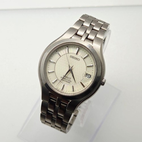 Seiko 8f32 0260 - seiko,
