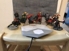 Disney Infinity  Marvel 8 personaggi e 2 portali + 1 PIATTAFORMA