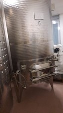 SERBATOIO VINO 2500LT - TIPO SEMPREPIENO, PORTELLA RETTANGOLARE 530X420, RUBINET