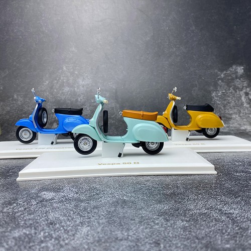 Vespa 50r 50n - 1/18,