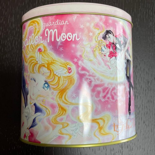 Latta sailor moon exhibition - moon,