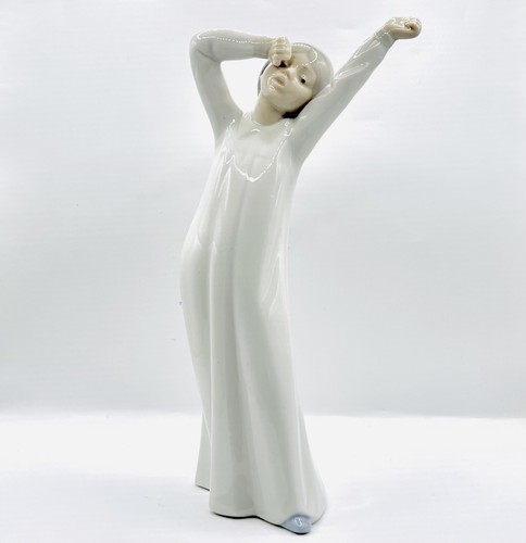 Vintage nao lladro figurine - vintage,