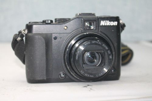 Nikon coolpix p7000 1 - nikon, 10,1