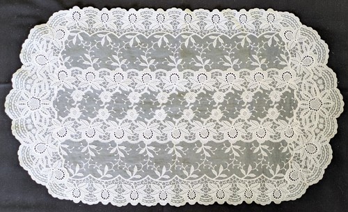 Vintage oval lace doily - lace, with