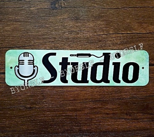 Insegna metallo studio - in,