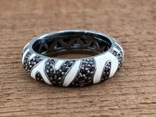 Anello a fascia impilabile