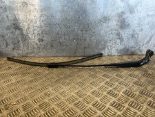 MERCEDES GLA 180 SPORT BRACCIO