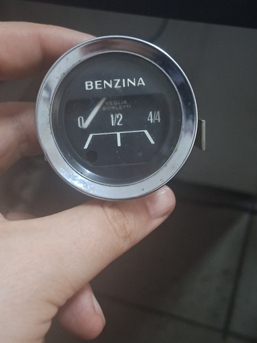 Strumento indicatore benzina