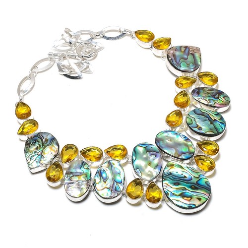 Collana con pietre preziose
