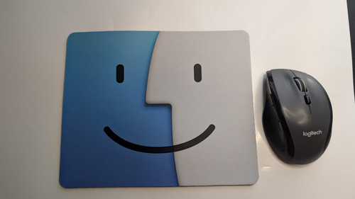 Mouse pad apple macos smiling - mouse,