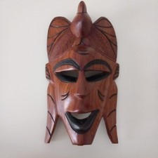 Maschera africana in legno