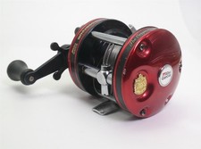 Mulinello Abu Garcia Ambassadeur 5000 Baitcasting Rosso 