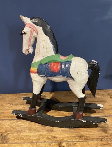 Cavallo dondolo ornamentale - a,