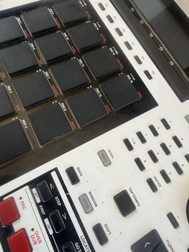 Akai limited editid white mpc - akai,