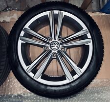 4 cerchi in lega da 17 originali volkswagen con gomme PIRELLI praticamente nuove