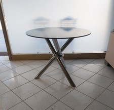 tavolo rotondo in vetro