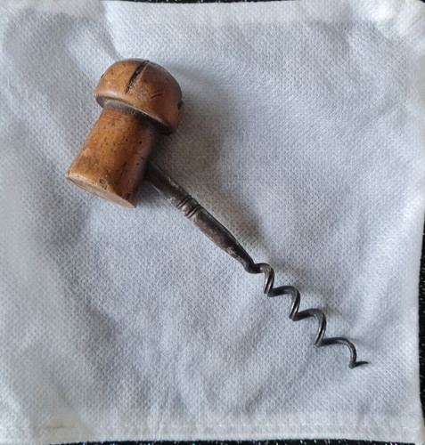 Tire bouchon corkscrew - tire,