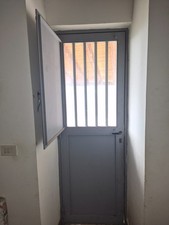 porte in ferro con fermatura e