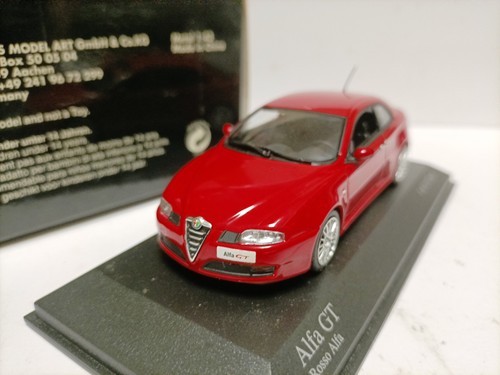 Modellino auto rosso
