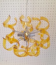 Lampadario in vetro lavorato a