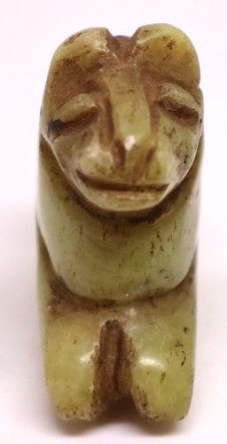 Antica statua statuina animale