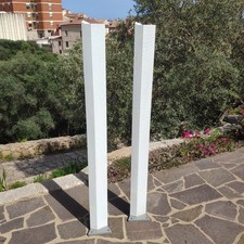 Coppia di pali in alluminio anodizzato per illuminazione esterna