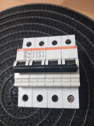 Interruttore magnetotermico - interruttore, s