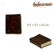 Libro miniatura cuero