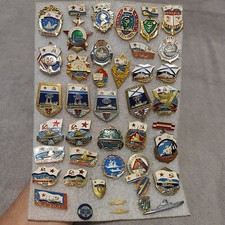 Spilla distintivo, torsione