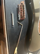 Gruppo tremolo fender - gruppo,