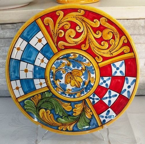 Piatto in ceramica - d.cm,