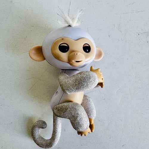 Fingerlings baby monkey - fingerlings,