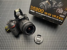 Nikon D5000 + AF-S 18-55mm VR