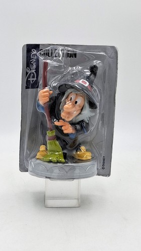 Nocciola 3d figure - ",
