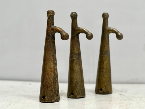 Antichi portacorda nave ottone