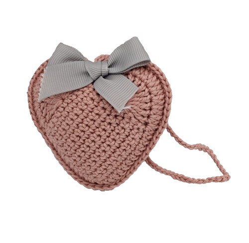 Cuore decorativo all'uncinetto