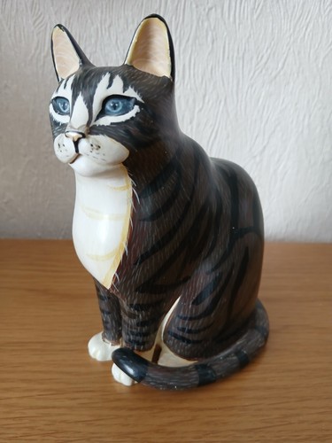 Tyber cat enesco resin - cat,