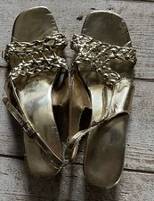 Sandalo elegante vintage donna pelle oro 8 retrò anni 70. Tacco basso tinta unita.Festa