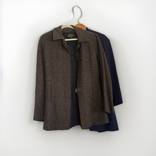 Women’s Coat, by Antonio
