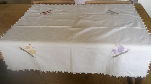 Vintage hand embroidered - hand,