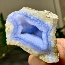 Pezzi di cristallo agata blu